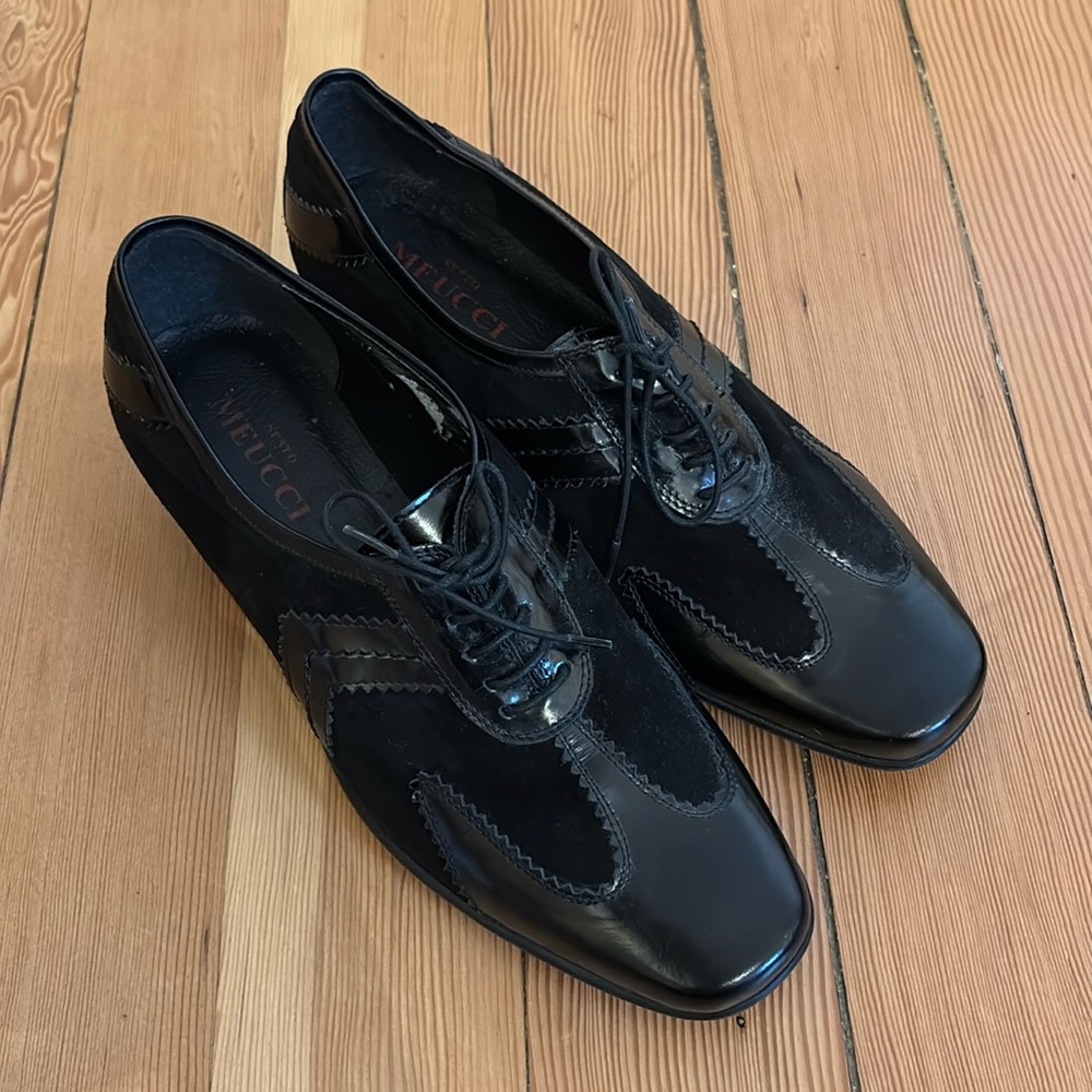 Suede and patent leather oxfords